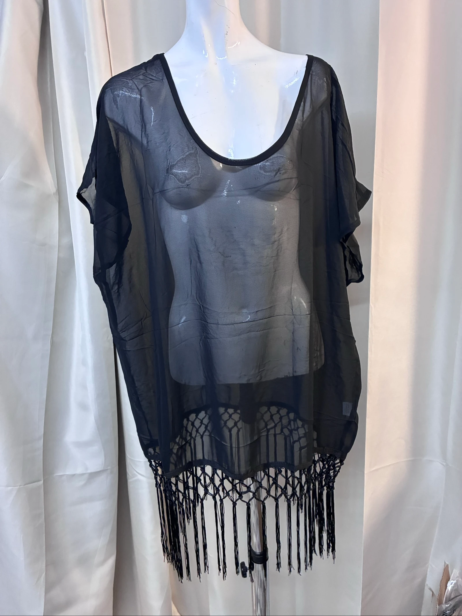 Tunique / Poncho transparent noir à franges macramé – Taille Unique